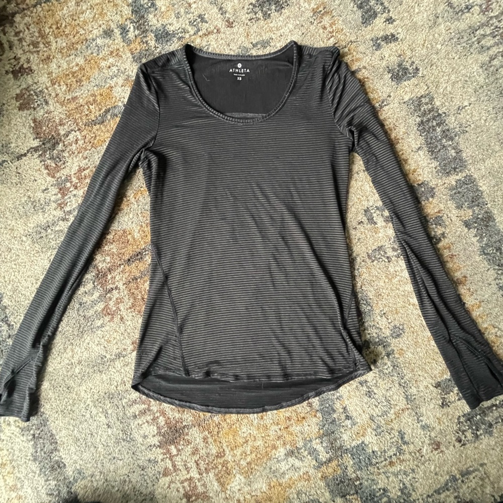 **SOLD** Athleta Long Sleeve Chi Top